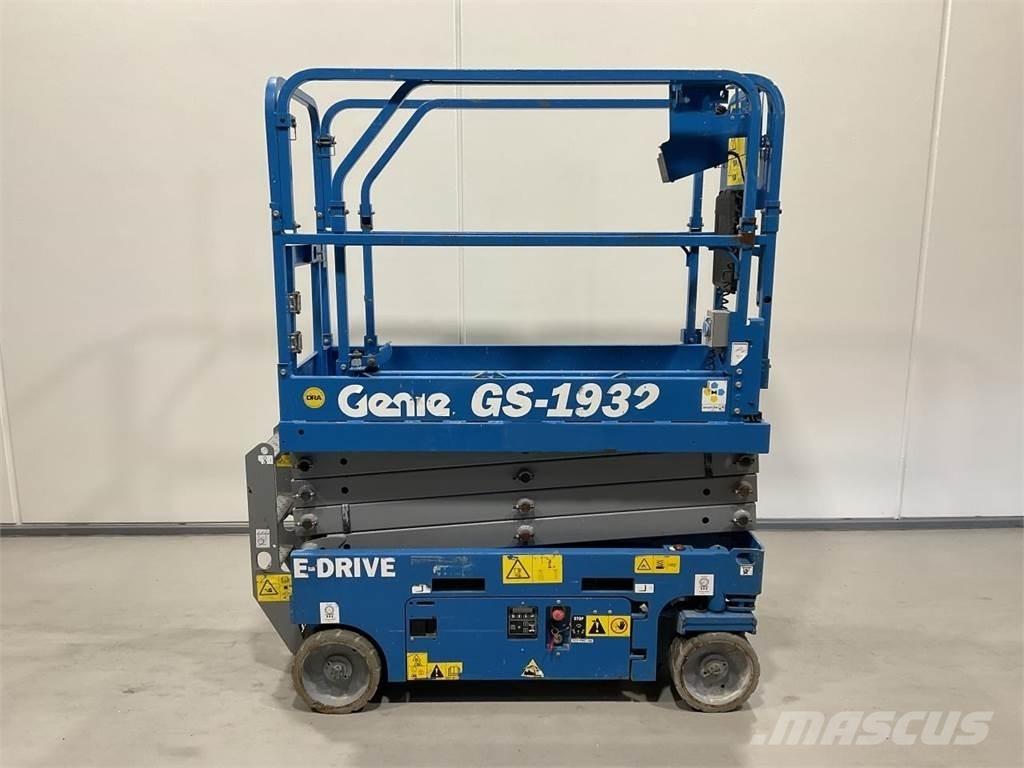 Genie GS-1932 Žirkliniai keltuvai