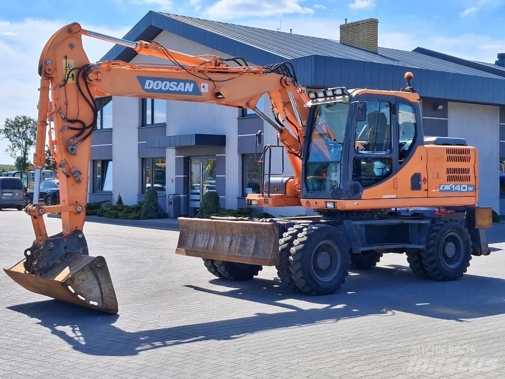 Doosan DX 140 W-3 Ratiniai ekskavatoriai