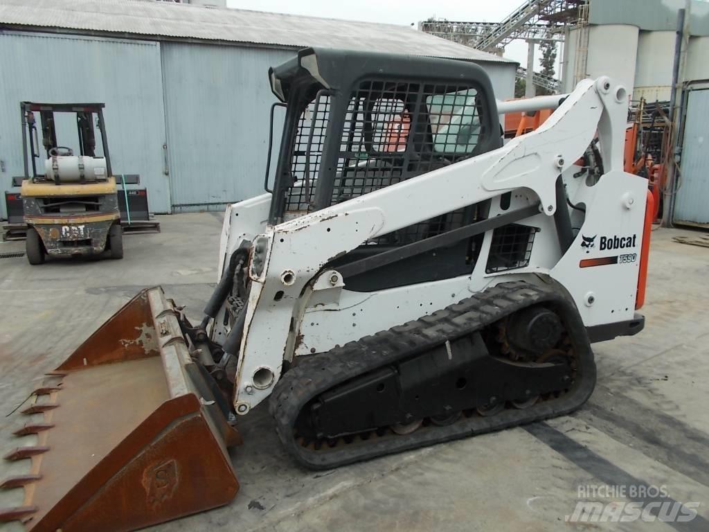 Bobcat T590 Krautuvai su šoniniu pasukimu