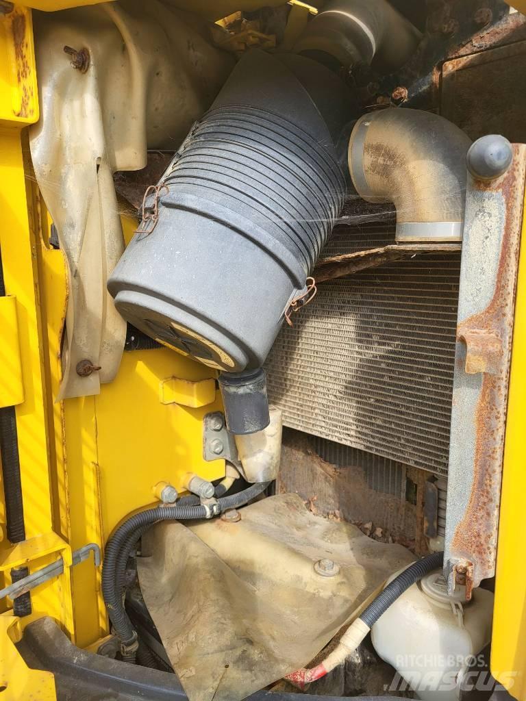 Komatsu PC138US-8 Vikšriniai ekskavatoriai