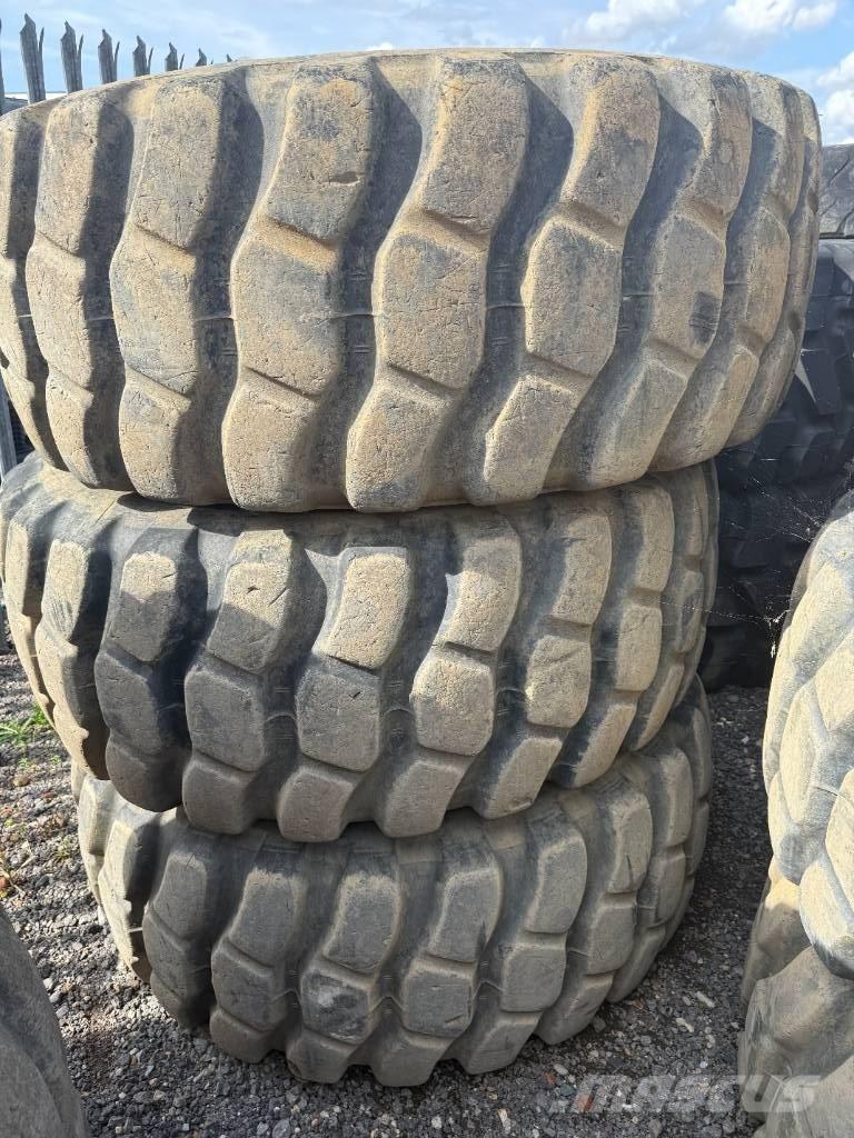 Bridgestone 23.5R25 Padangos, ratai ir ratlankiai