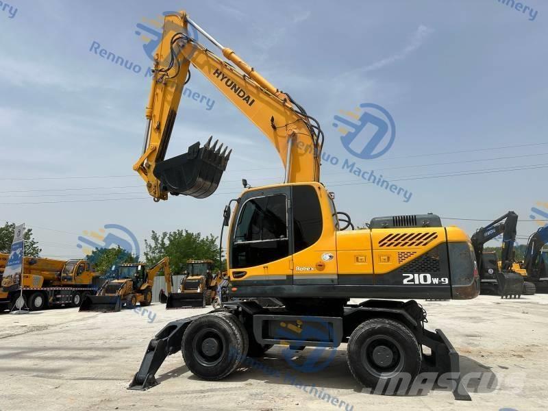 Hyundai R210W-9 Ratiniai ekskavatoriai
