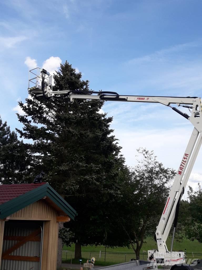 Matilsa Parma17 Ant priekabų montuojamos kėlimo platformos