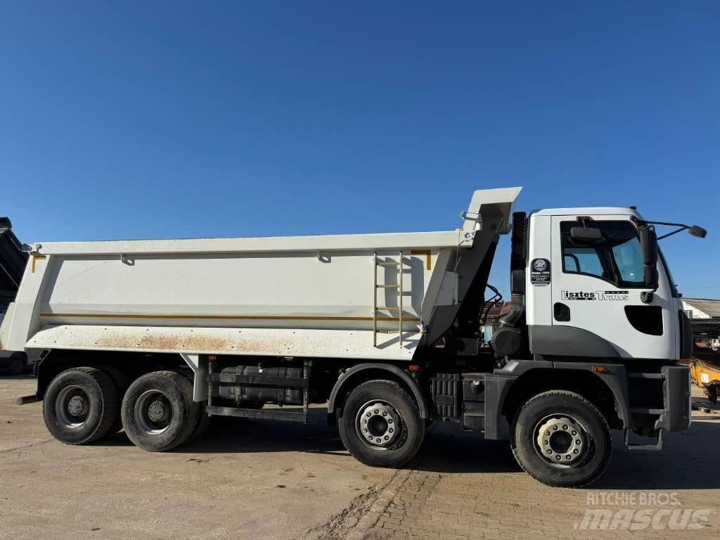 Ford Cargo Savivarčių priekabų vilkikai