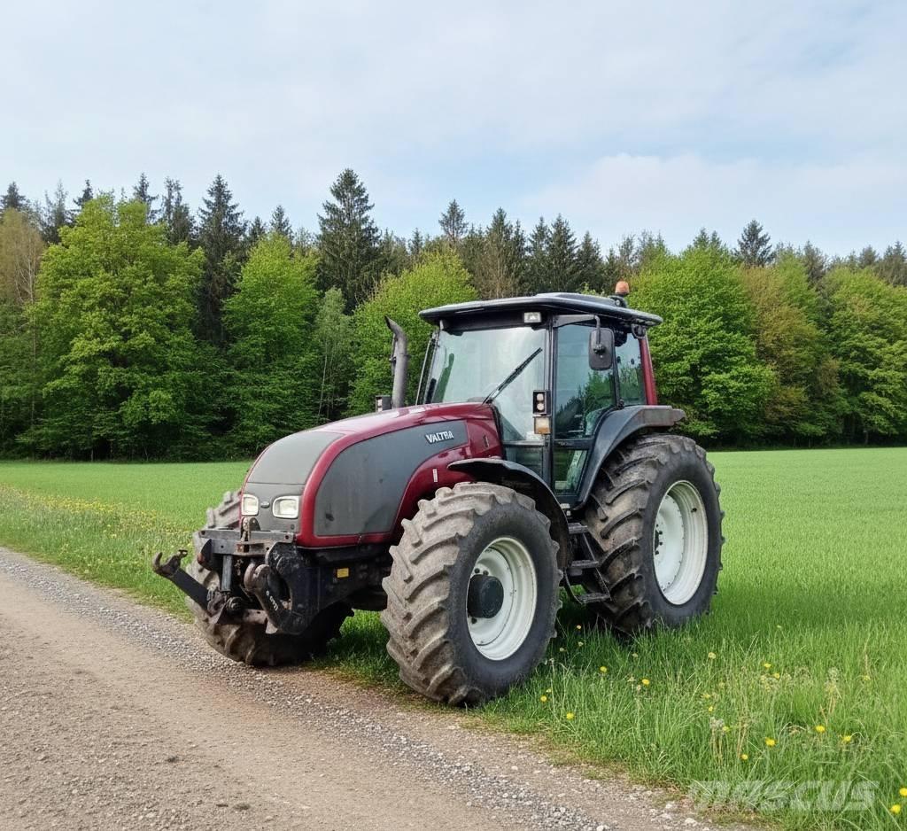 Valtra T 170 Traktoriai