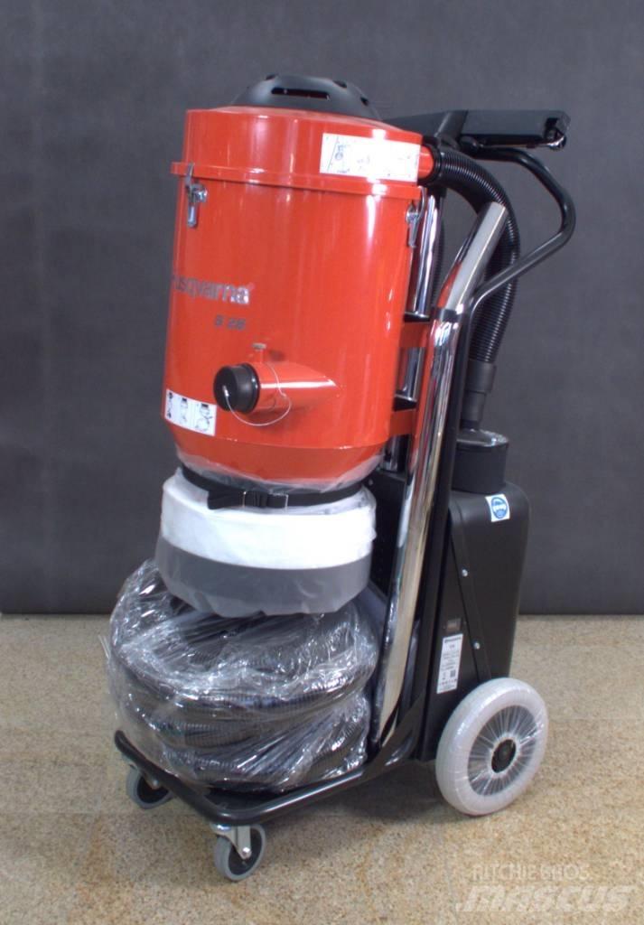 Husqvarna S26 Statyba - Kita