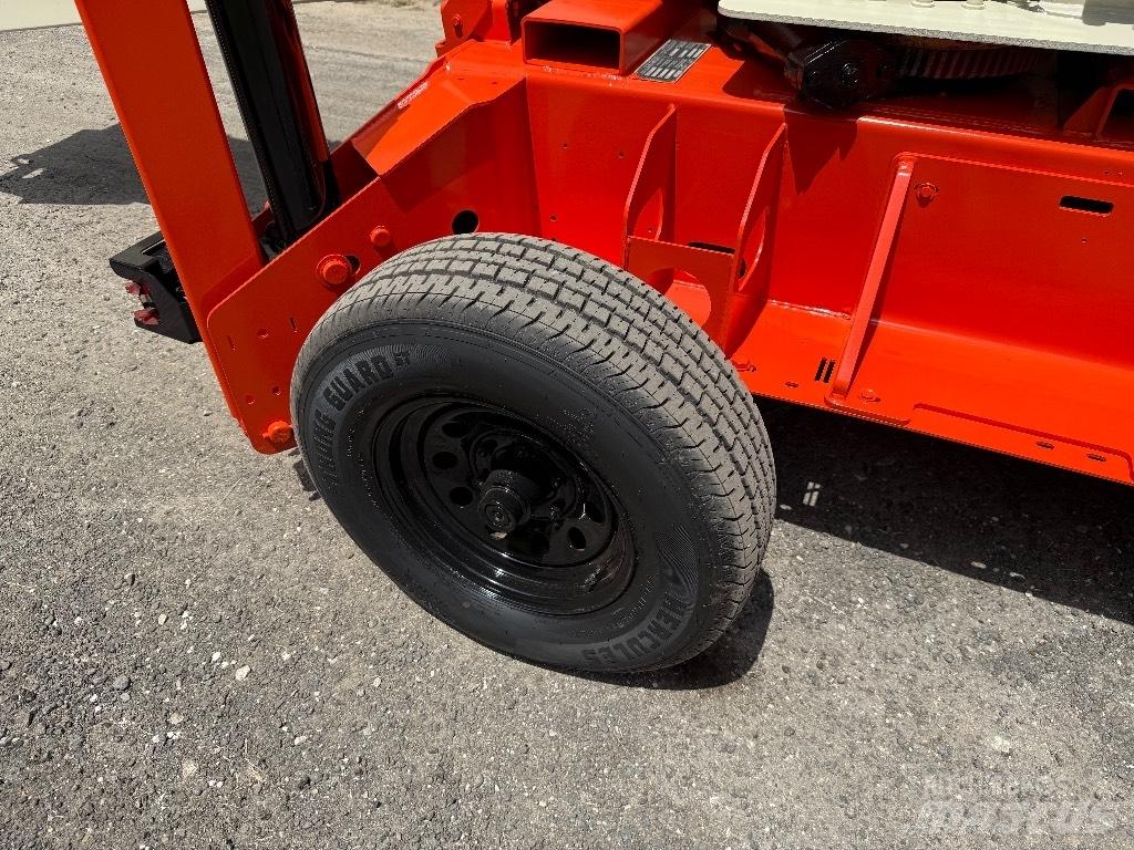 JLG T 500 J Ant priekabų montuojamos kėlimo platformos