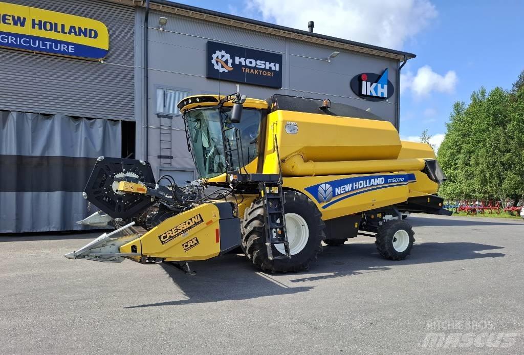 New Holland TC 5070 Derliaus nuėmimo kombainai