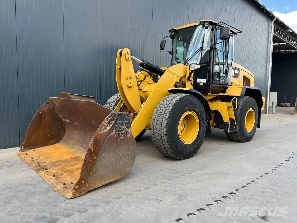 CAT 930K Naudoti ratiniai krautuvai