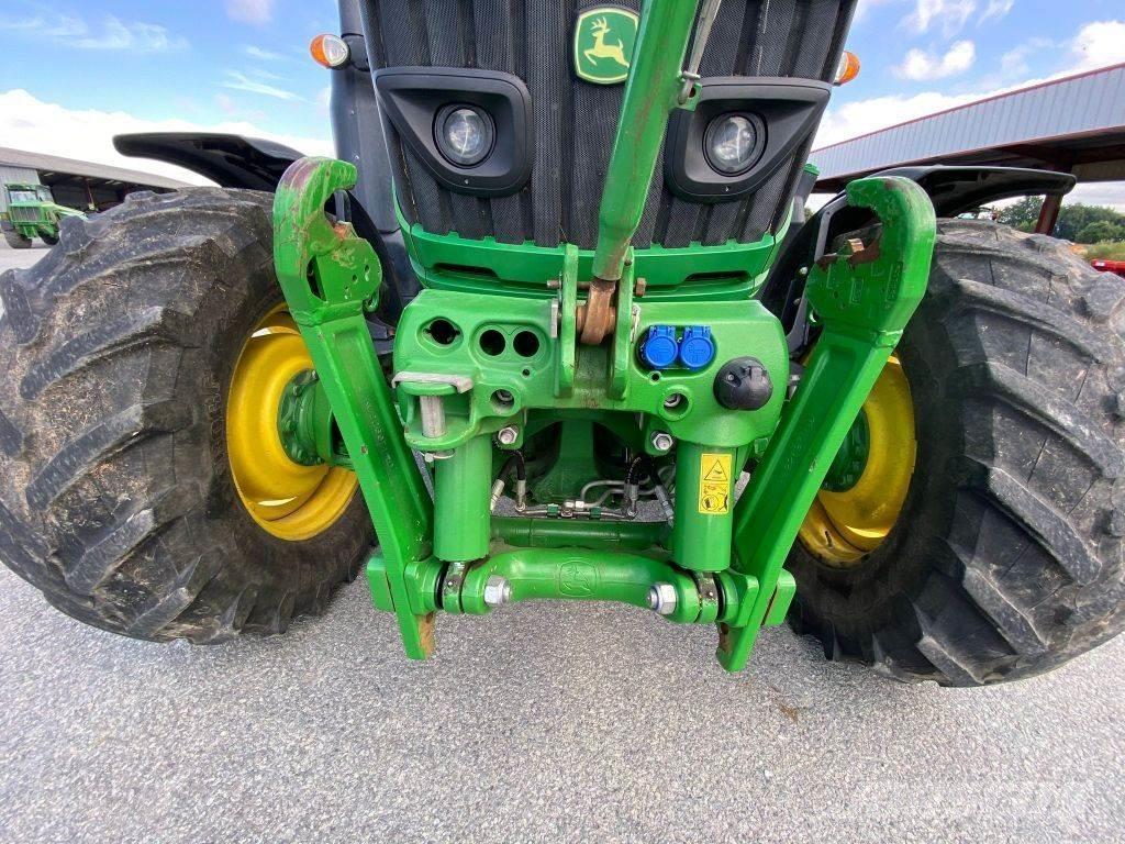 John Deere 6120R Traktoriai