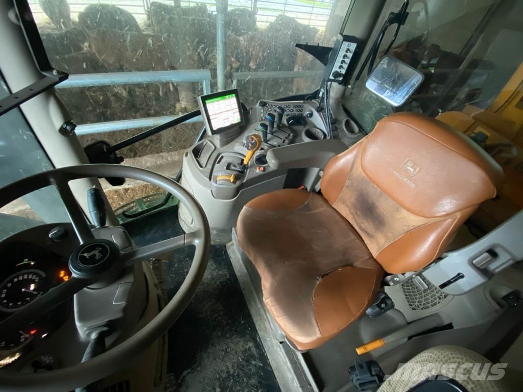 John Deere 6120R Traktoriai