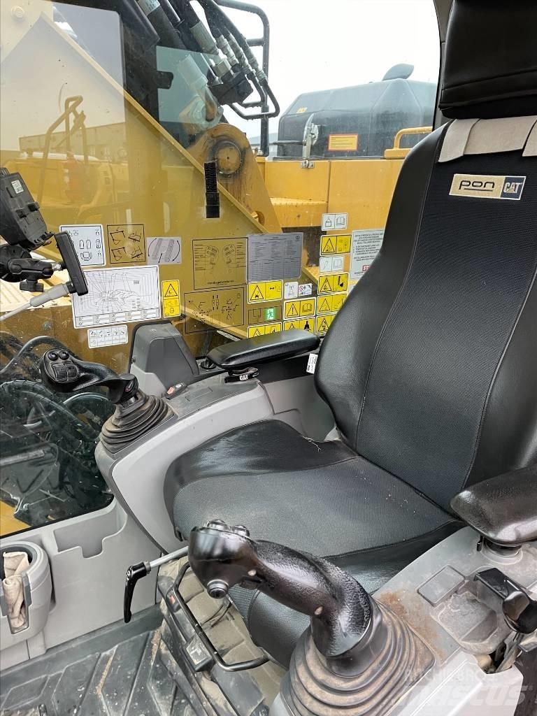 CAT 325F Vikšriniai ekskavatoriai