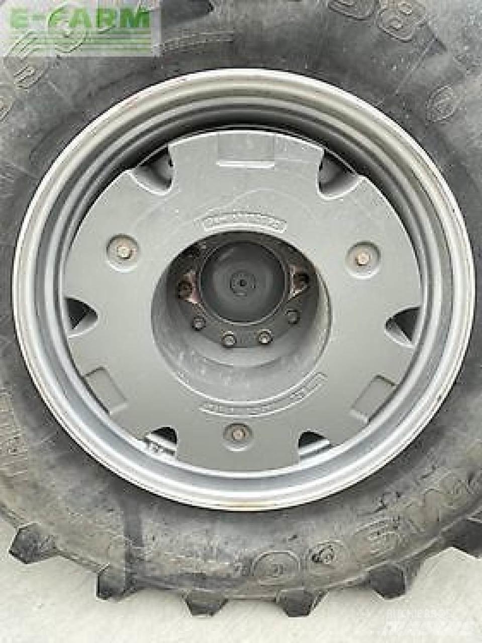 Fendt 724 vario Traktoriai