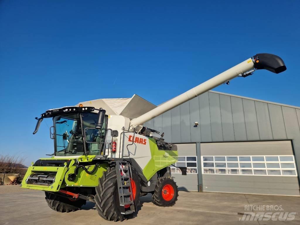 CLAAS Trion 750 Derliaus nuėmimo kombainai
