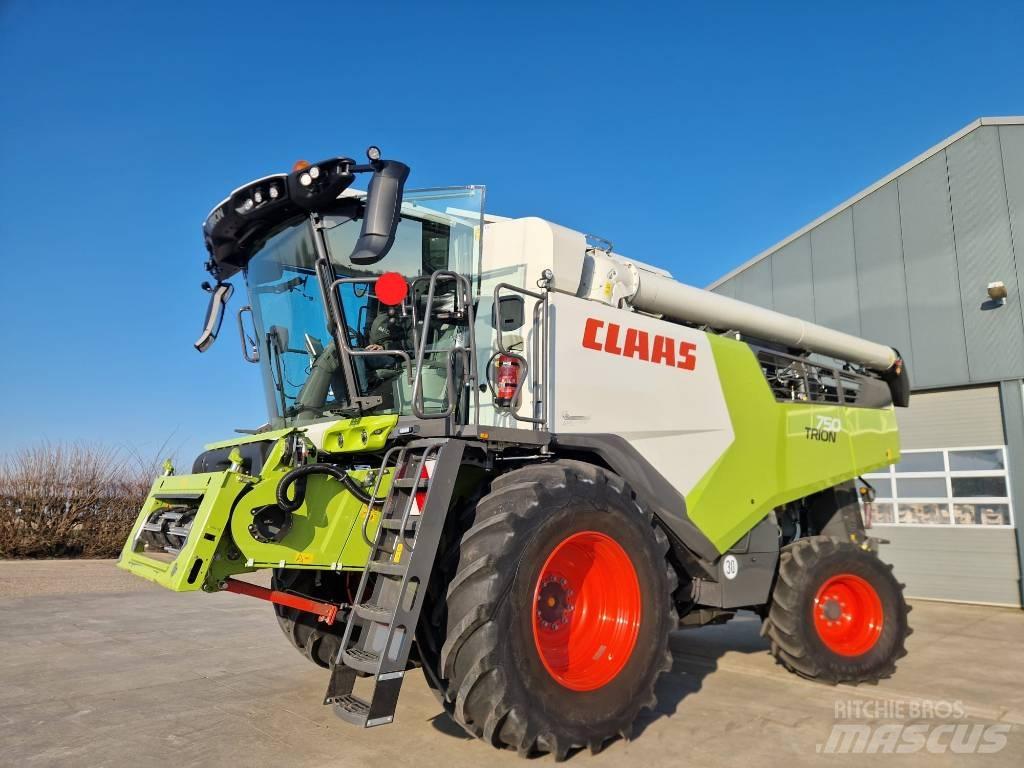 CLAAS Trion 750 Derliaus nuėmimo kombainai