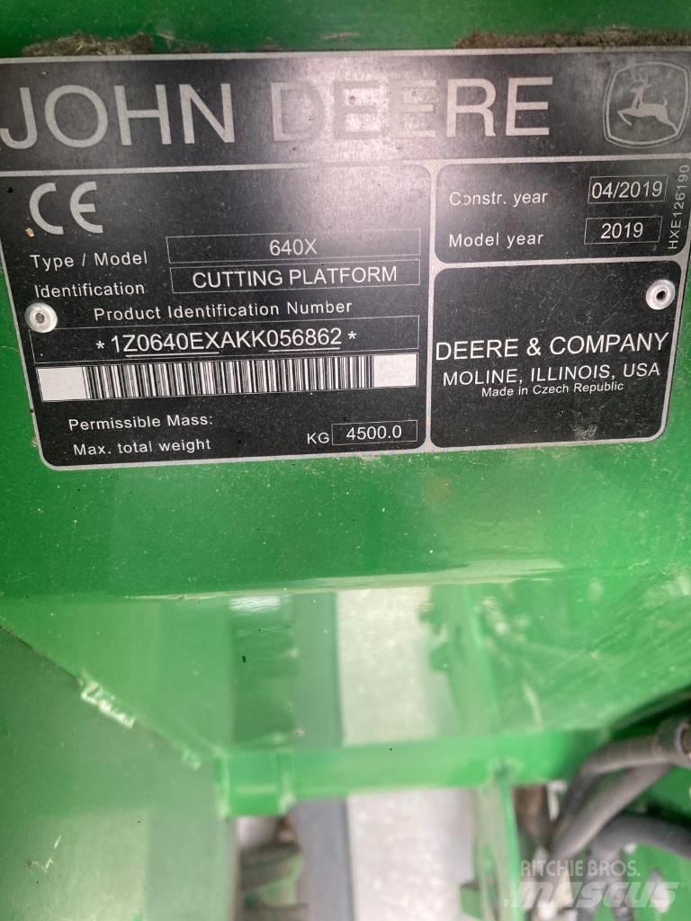 John Deere 640 X Derliaus nuėmimo kombainai