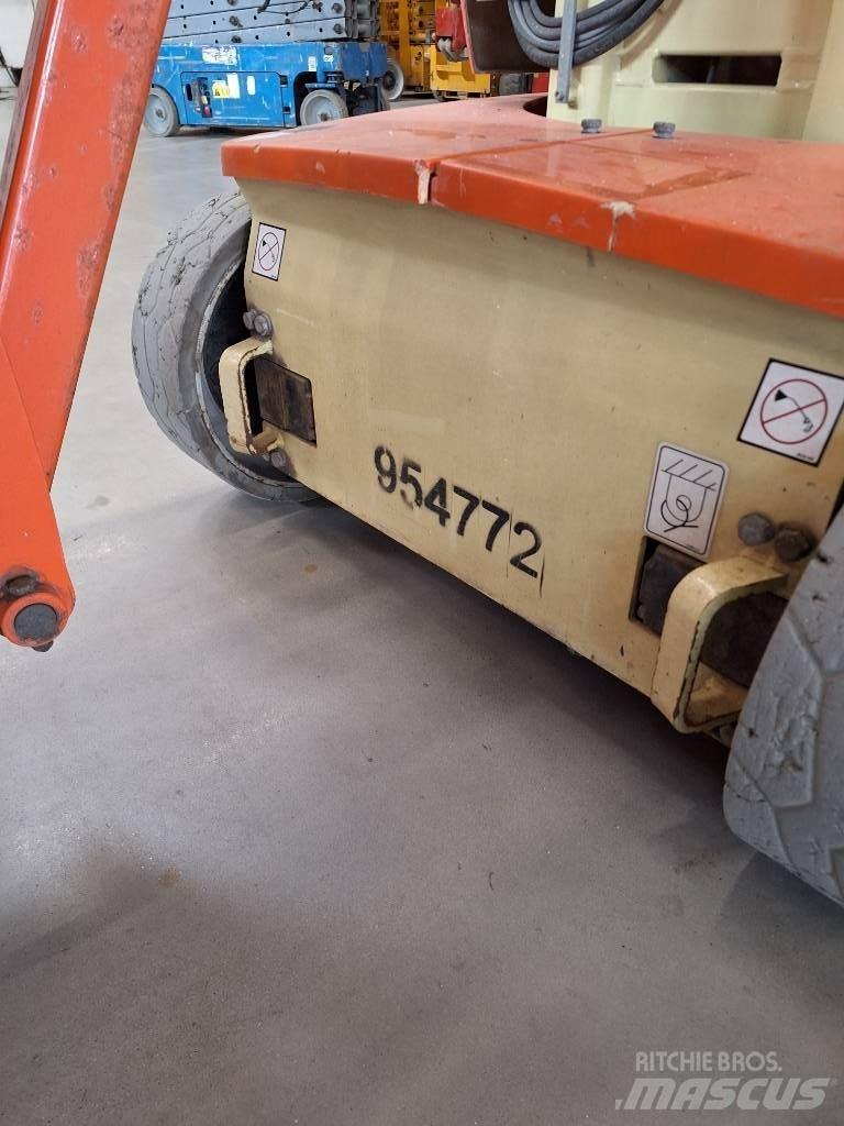 JLG Toucan 10 E Vertikalūs stiebiniai keltuvai
