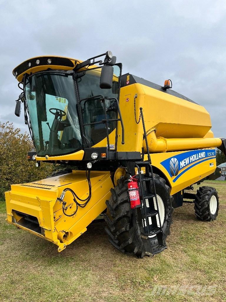 New Holland TC 5.70 Derliaus nuėmimo kombainai