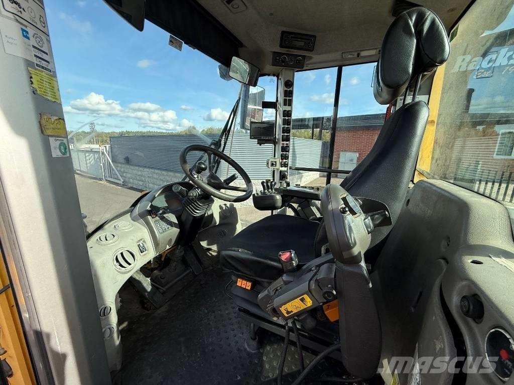 Volvo L 120 F Naudoti ratiniai krautuvai