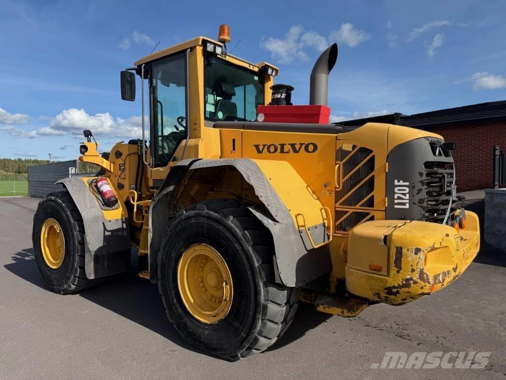 Volvo L 120 F Naudoti ratiniai krautuvai