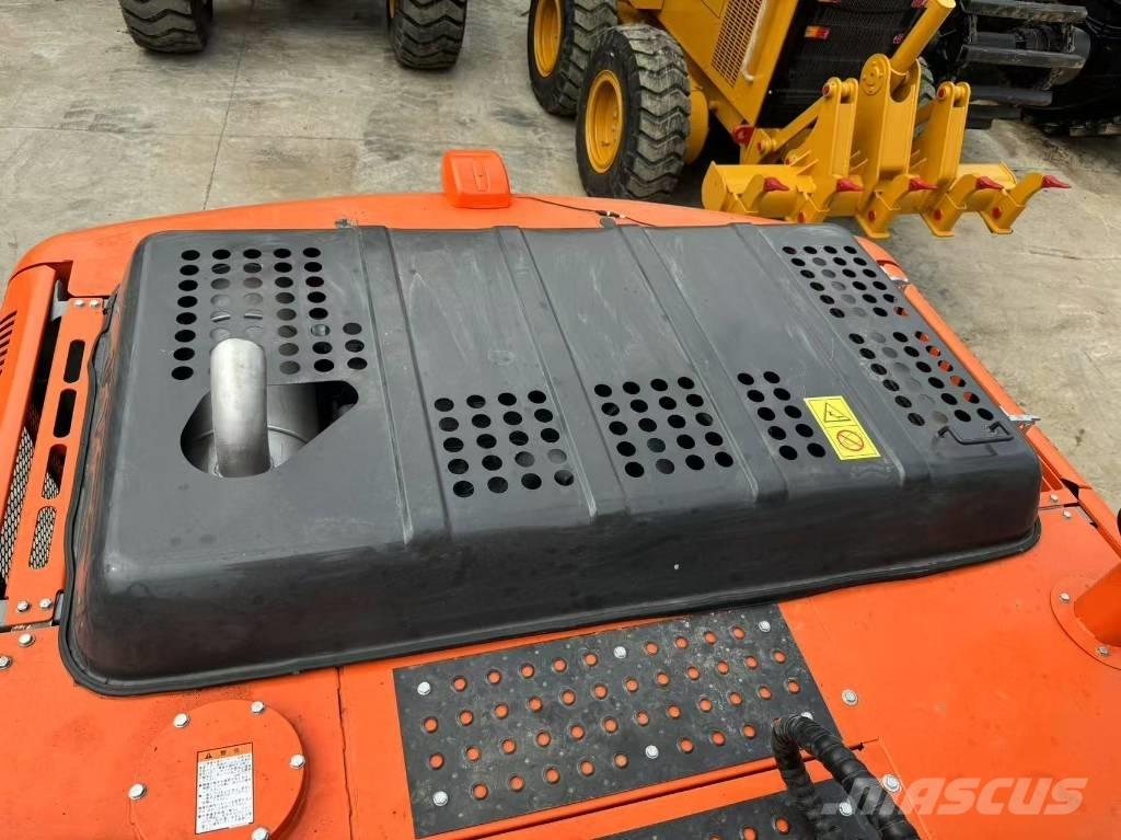 Hitachi ZX 200-3 G Vikšriniai ekskavatoriai
