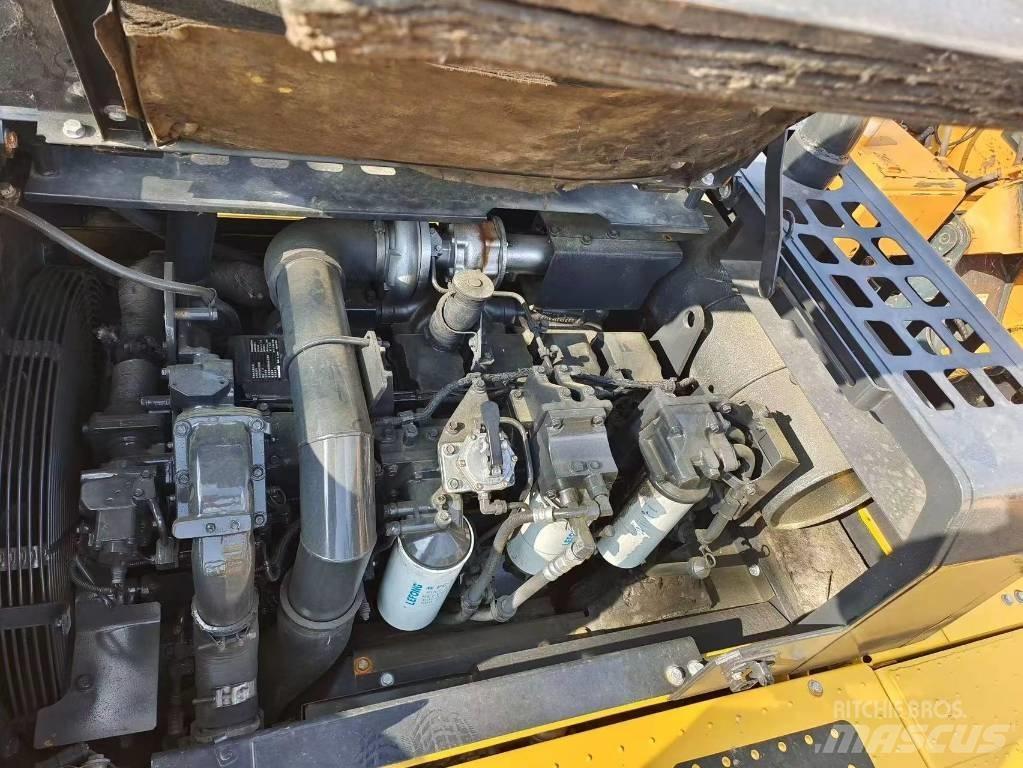 Komatsu PC 400 LC-8 Vikšriniai ekskavatoriai