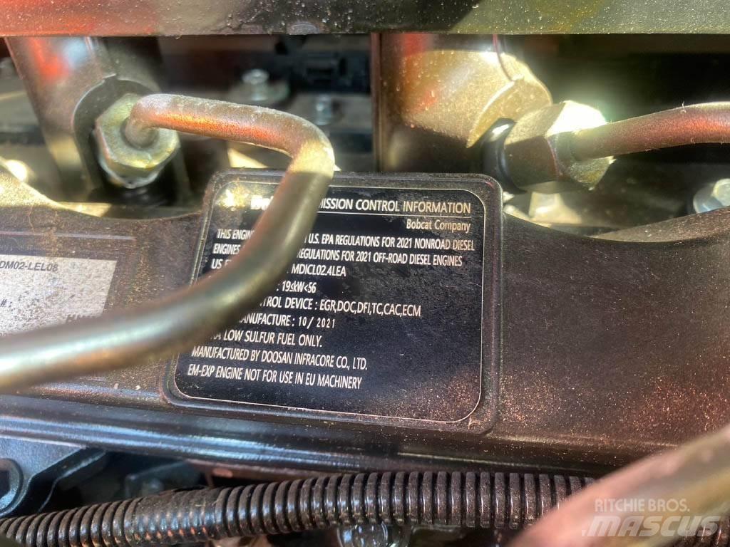 Bobcat T450 Krautuvai su šoniniu pasukimu