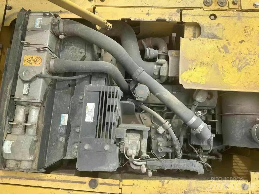 Komatsu PC 130 Vikšriniai ekskavatoriai