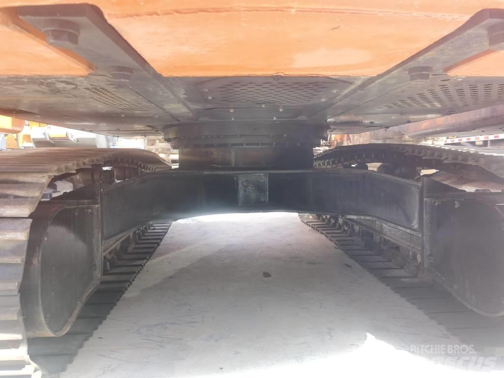 Hitachi ZX 210 Vikšriniai ekskavatoriai