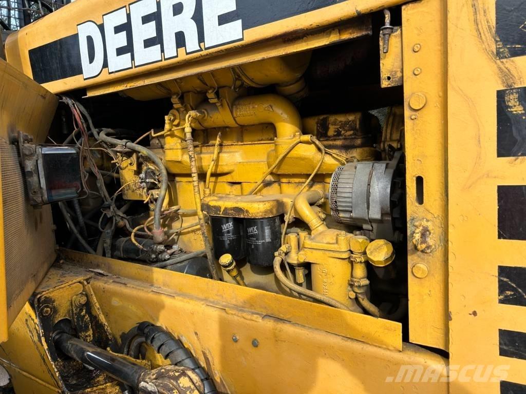 John Deere 640 D Skiedrovežiai