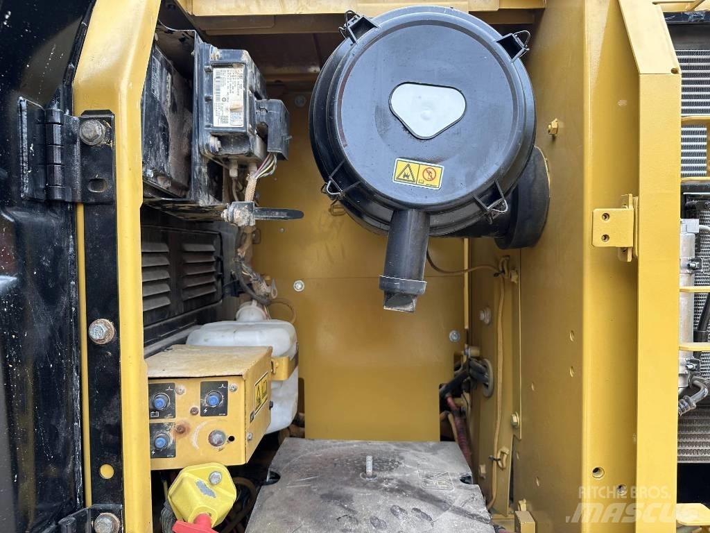 CAT 320D Vikšriniai ekskavatoriai