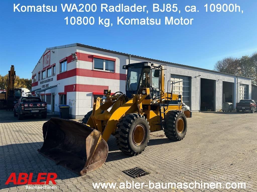 Komatsu WA200 Naudoti ratiniai krautuvai