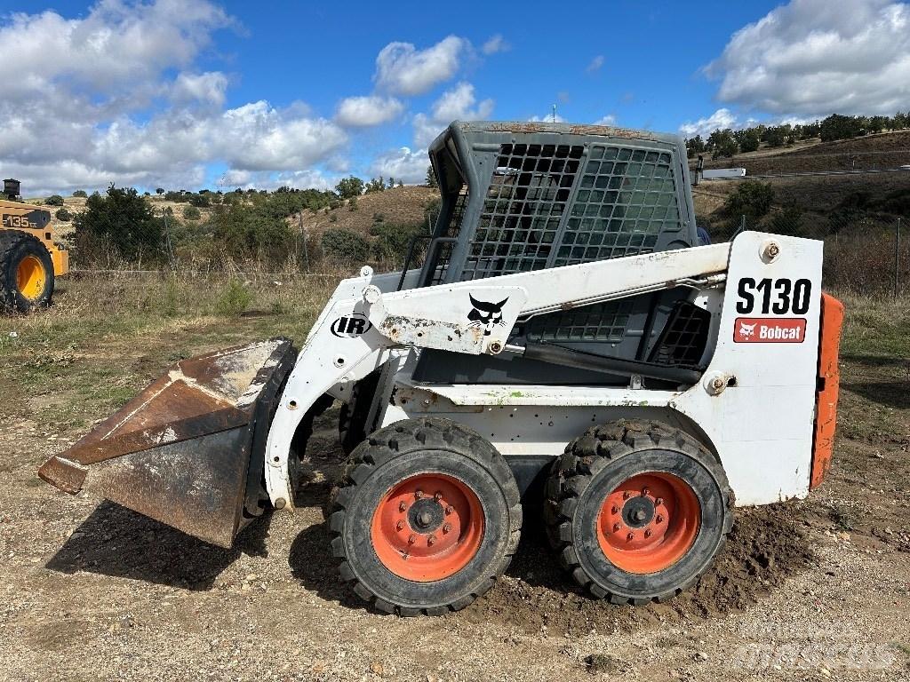 Bobcat S 130 Krautuvai su šoniniu pasukimu