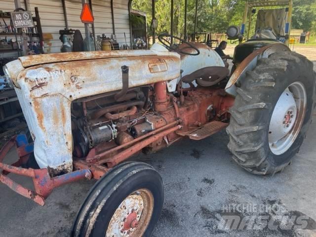 Ford 800 Traktoriai
