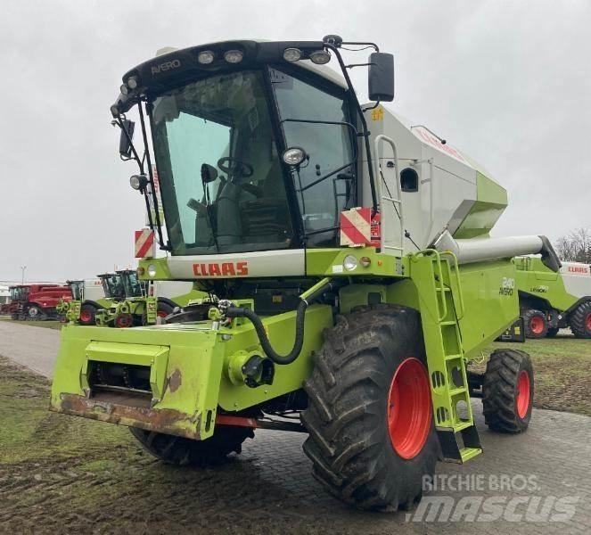 CLAAS AVERO 240 Derliaus nuėmimo kombainai