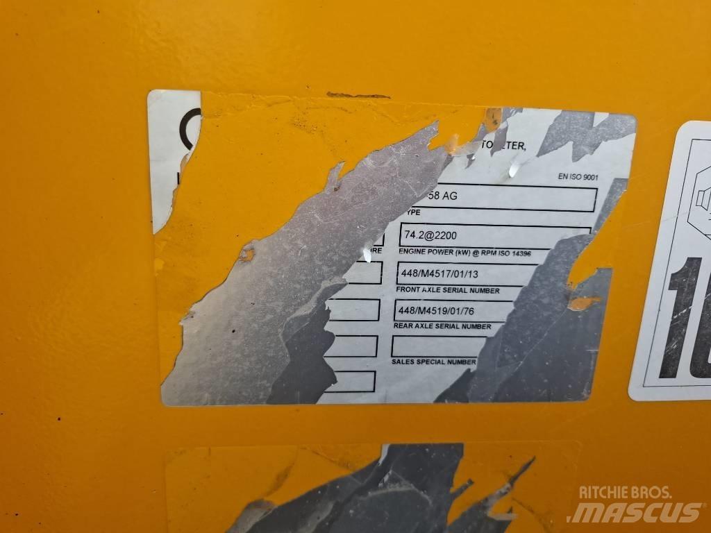 JCB 527-58 Teleskopiniai krautuvai