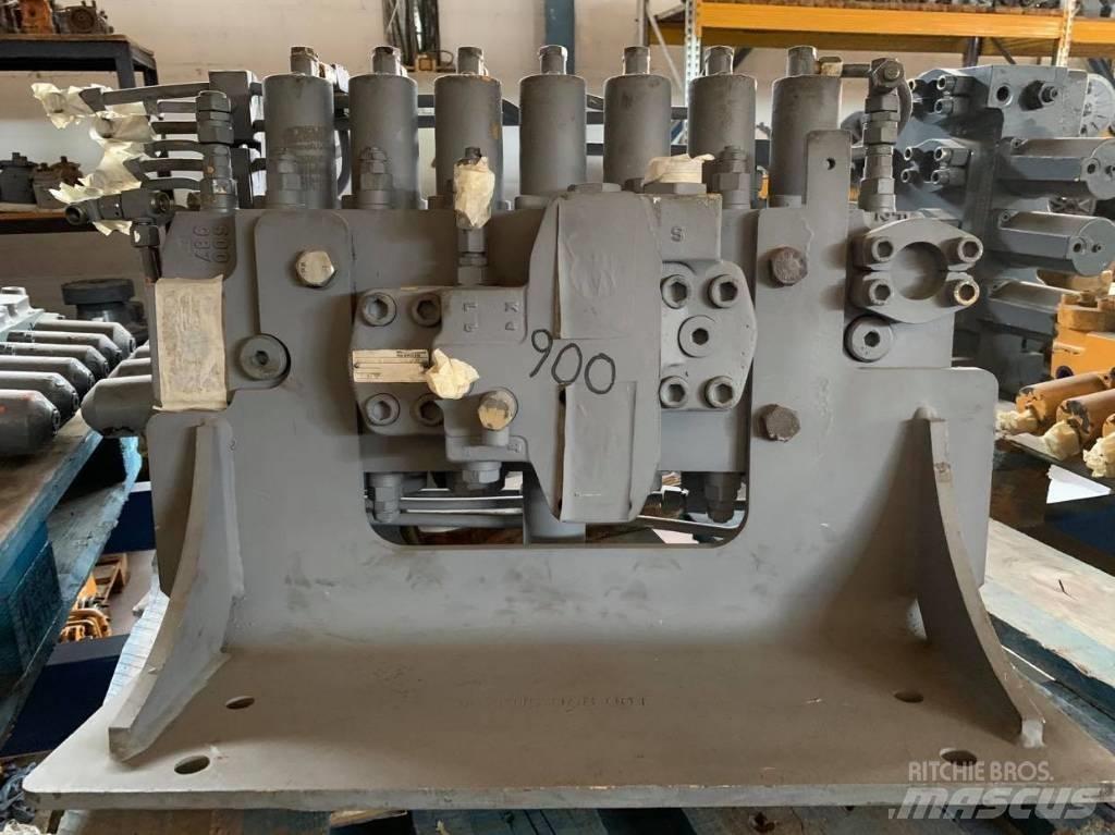 Liebherr 900 Hidraulikos įrenginiai