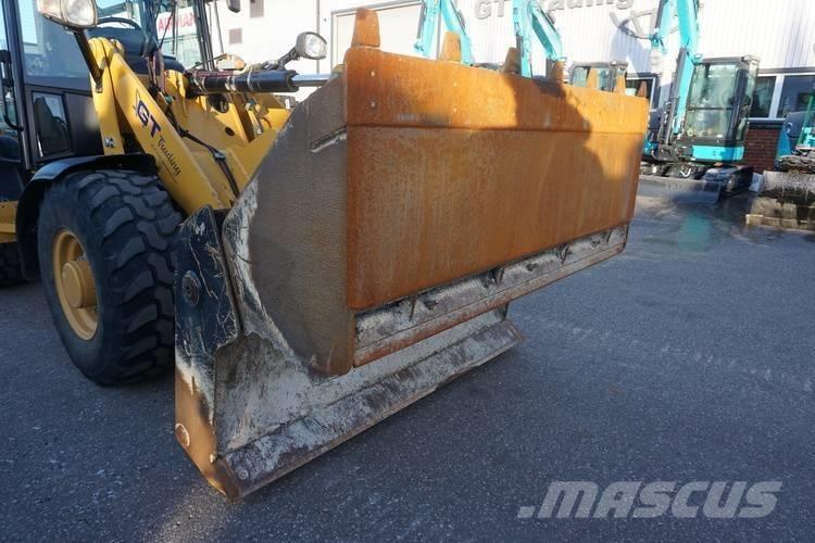 CAT 906 M Naudoti ratiniai krautuvai