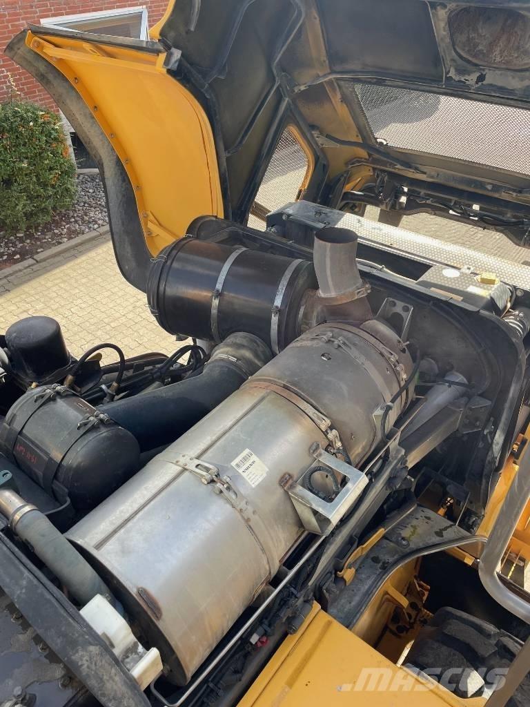 Volvo L220G Naudoti ratiniai krautuvai