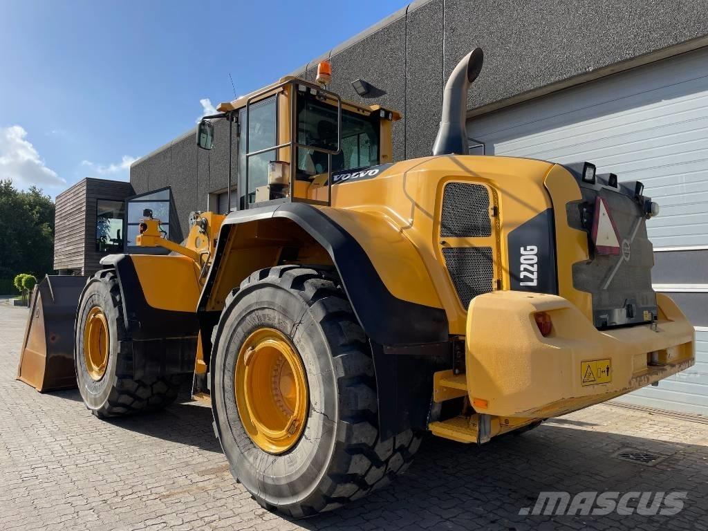 Volvo L220G Naudoti ratiniai krautuvai