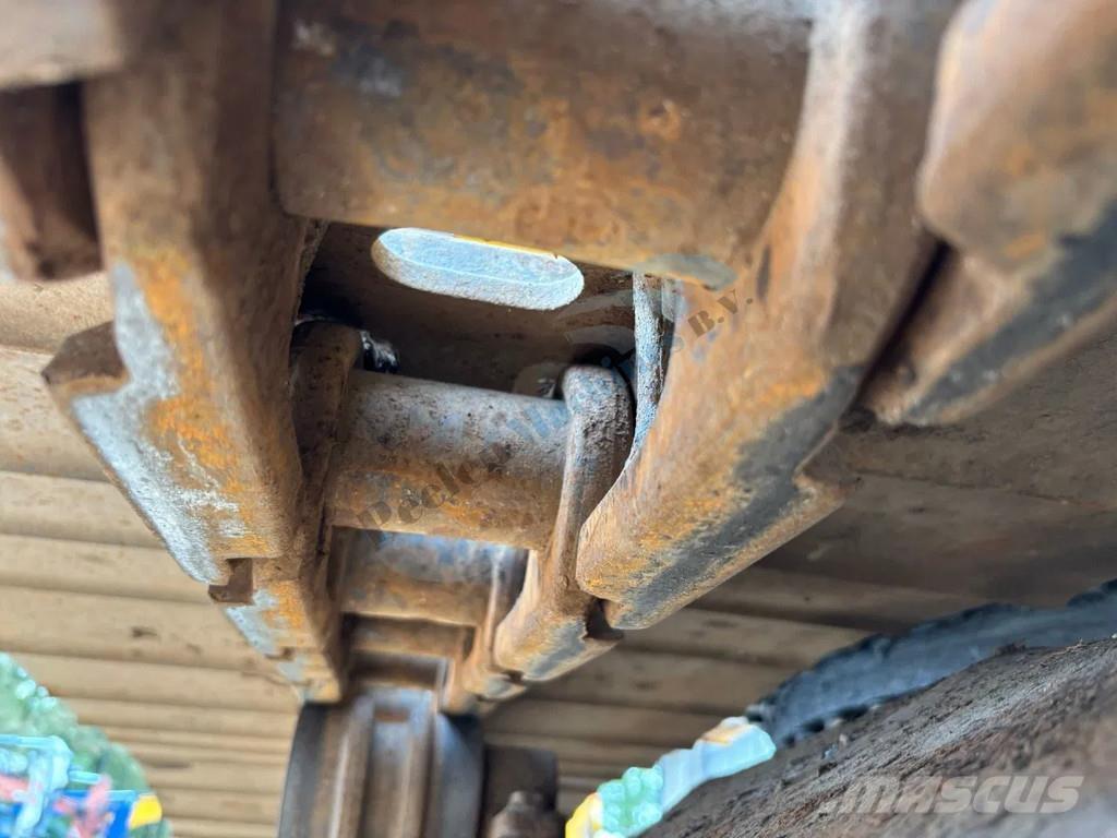 JCB 260 LC Vikšriniai ekskavatoriai