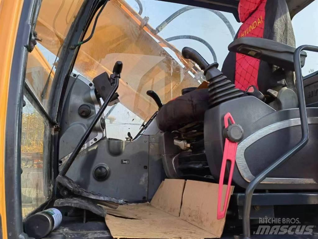 Hyundai 30 L-9 A Vikšriniai ekskavatoriai