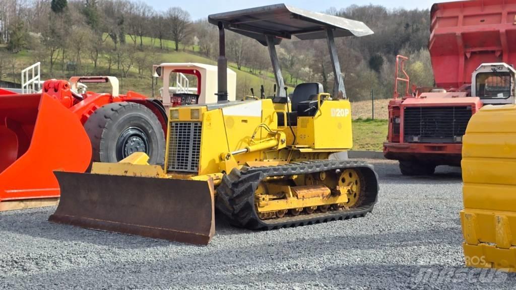 Komatsu D20P-7 Vikšriniai buldozeriai