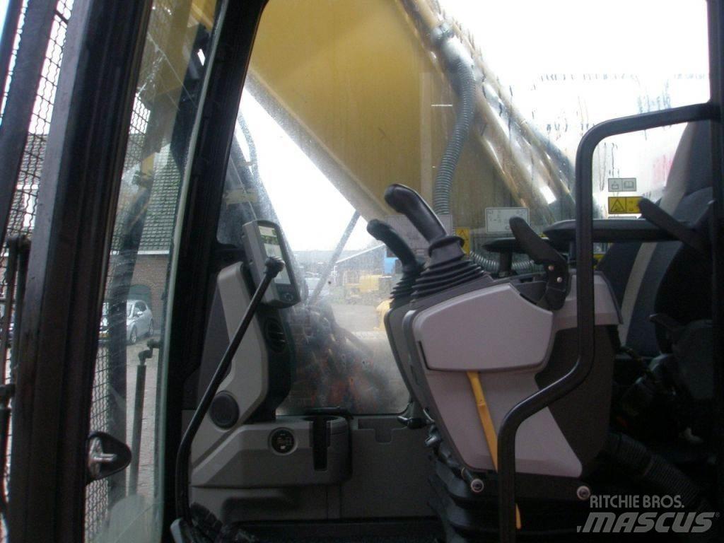CAT 326FL Vikšriniai ekskavatoriai