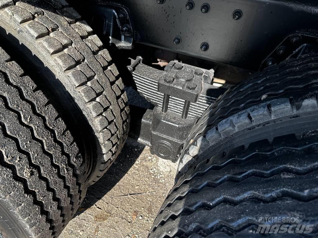 Sterling L 7500 Kombinuotos paskirties / vakuuminiai sunkvežimiai