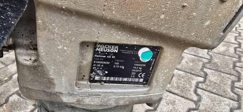 Wacker Neuson AS50e Plūktuvai