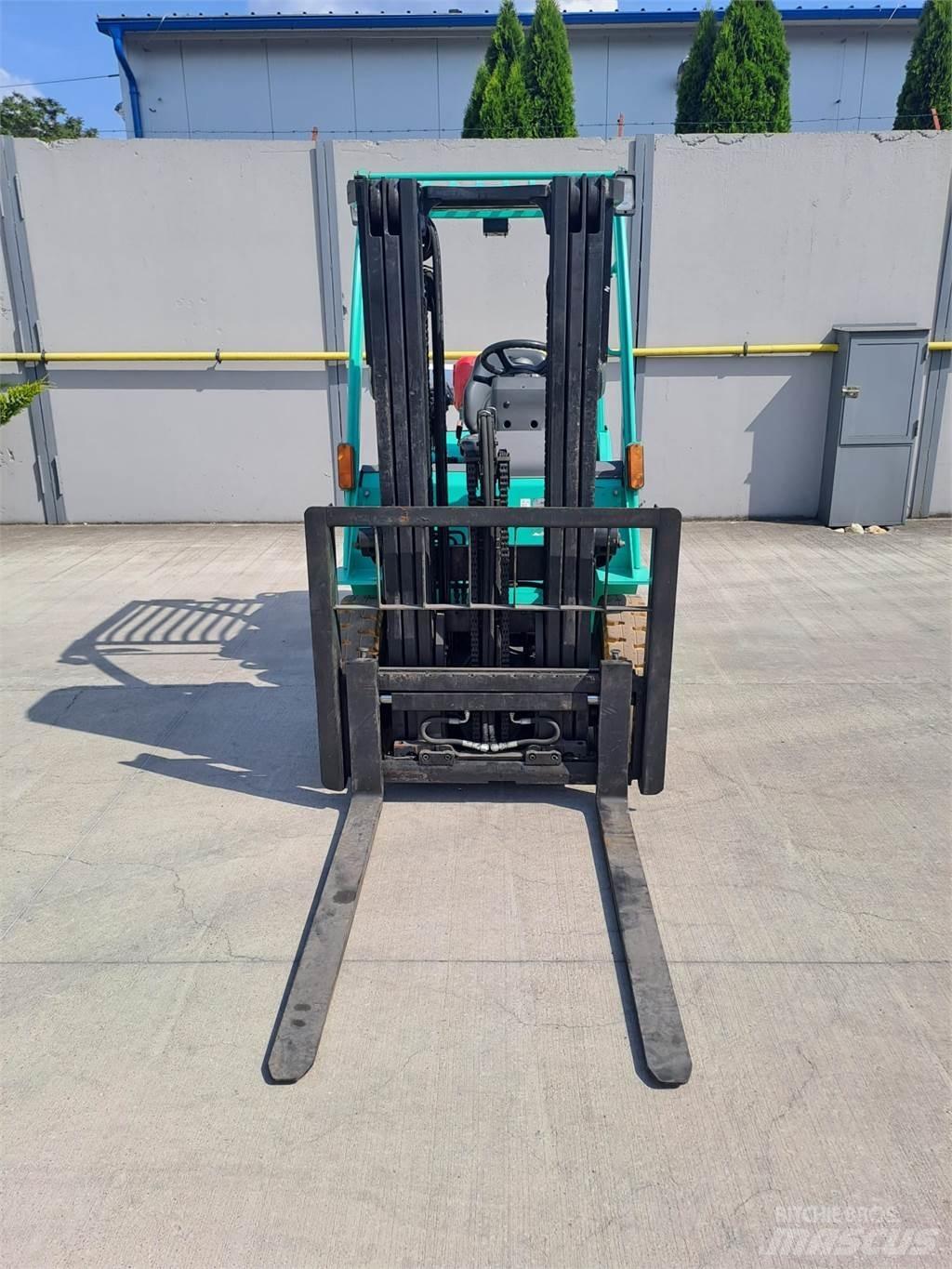 Mitsubishi FG25N LPG (dujiniai) krautuvai