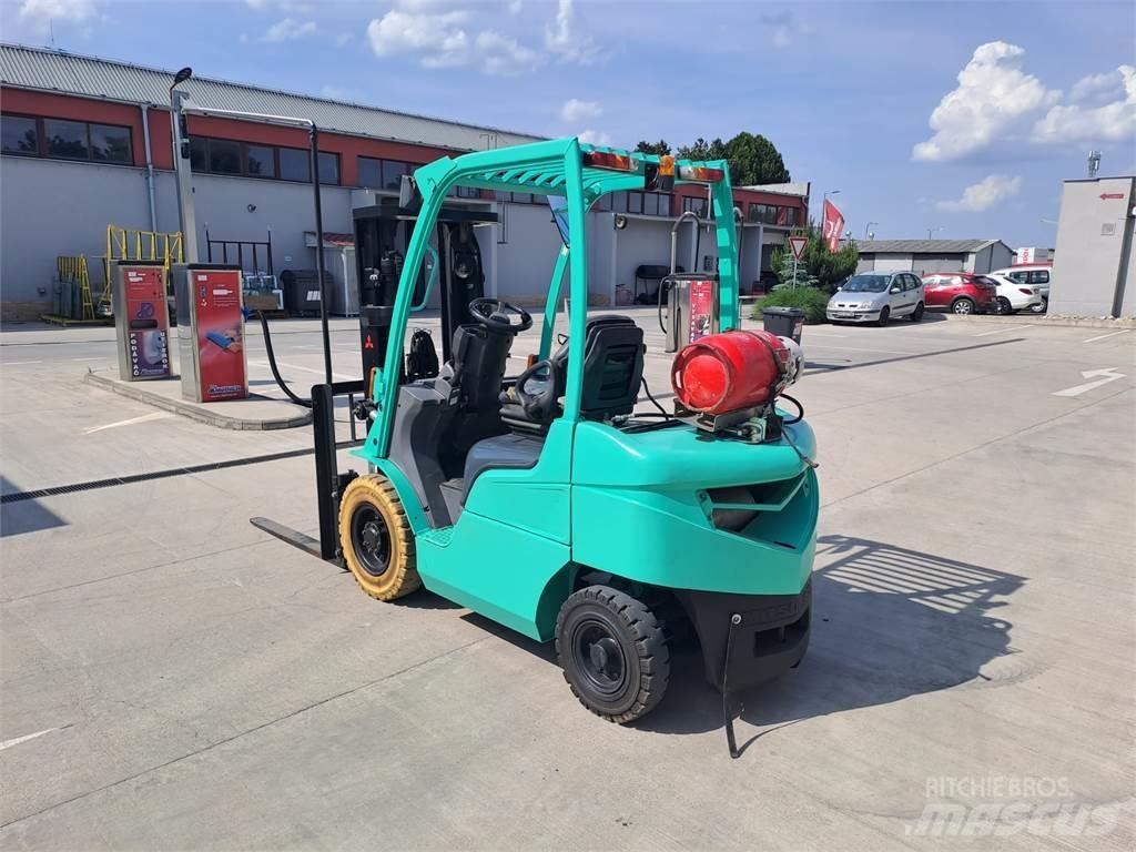 Mitsubishi FG25N LPG (dujiniai) krautuvai