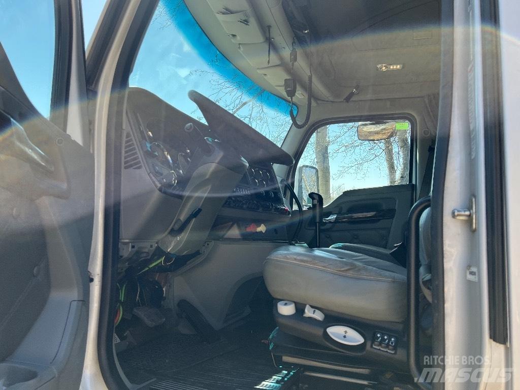 Kenworth T680 Naudoti vilkikai