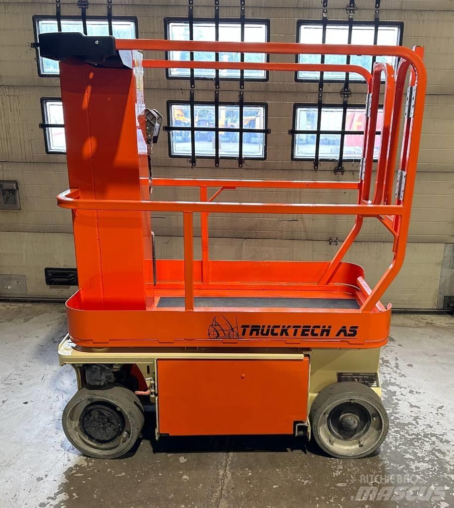 JLG 1230 ES Žirkliniai keltuvai